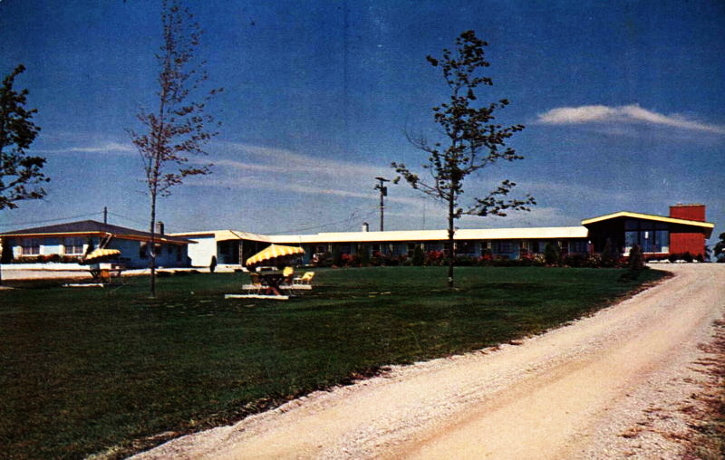 Arbor Motel - Vintage Postcard (newer photo)